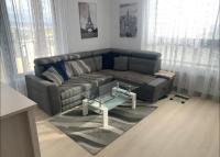 Amazing view-18th floor-2 bedrooms flat - free parking - B&B Trnávka