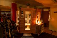 Hot Tub, Ice Bath, Gym, Sauna, Pool Table Coorparoo Haven - B&B Brisbane