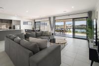 Serena by the Water - Family Retreat in Hope Island - B&B Costa Dorada