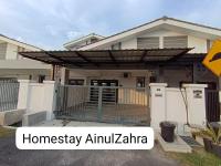 Homestay AinulZahra- For Malays Only - B&B Seri Iskandar