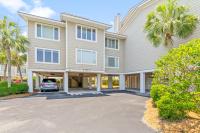 New Listing! Seagrove Villa 3A - Luxurious Ocean View! - Chambres d’hôtes Isle of Palms