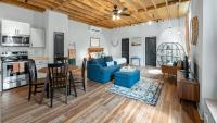 Charming & Spacious Hideaway by Downtown Bryan - B&B Bryan