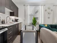 Peaceful Hideaway with Pool, Gym & EV charger - Ferienwohnung Addison