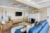 The Edgewater Condos by AvantStay Waterfront Views and Short Walk to Beach - B&B Newport Beach