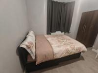 151 Felixstowe road - B&B Edmonton