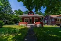 1920s Phoenicia Bungalow with Vintage Furnishings, Sauna, Fireplace, & Fenced Backyard - Bed and Breakfast Phoenicia