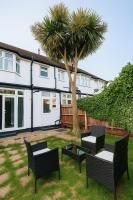 Spacious 3Bedroom Duplex near Wimbledon with free Parking & private Garden contractors - B&B Merton