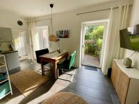 THE GREEN DOOR - 40 qm Hinterhaus mit Terrasse für 4-5 - B&B Bielefeld