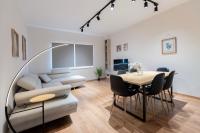 2BR at Artist's Palace - Skanderbeg Square Views - B&B Tirana