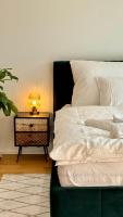 Urban studio with balcony - B&B Praga