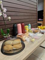 Apartamento 3,3km oktoberfest até 2 pessoas com opção de café da manhã - B&B Blumenau