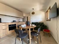 Appartement moderne 2 pièces + cabine, 4 personnes, parking - FR-1-733-175 - B&B Cohennoz