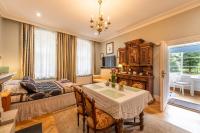 Studio mit Gartenblick