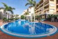 Bright Retreat with Lush Outdoor Space - Bed and Breakfast Palm-Mar