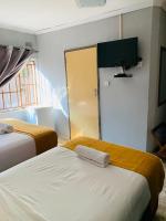 Zweibettzimmer mit Dusche