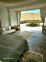 Suite with Garden View