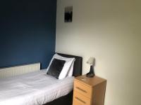 Bassett Home - Single room and Free Parking - B&B Southampton