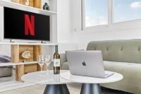 Appartamento con 2 Camere da Letto, Balcone e Vista mare