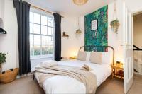 The One with the Pink Door - Bed and Breakfast Scarborough