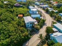 Colorful Garden House - B&B Providencia