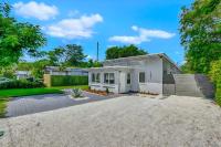 2BR 1BA Home near Nightlife and Beach - B&B Fort Lauderdale