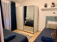 Apartamento de 2 dormitorios con balcón