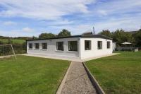 4-bed cottage with woodburning stove,short stroll to the beach along a quiet country lane - B&B Ballyvaldon