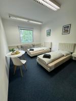 Chambre Double ou Lits Jumeaux avec Salle de Bains Commune