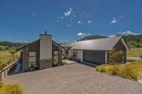 Off Course - B&B Pauanui