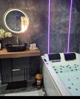 LoveRoom La Petite Suite avec SPA - Ferienwohnung Brest