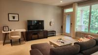 Peaceful & Cozy Retreat by the Park - B&B Calgary