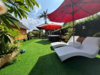 Villa Josefine, 5 Bedroom pool, rooftop, pool table - Ferienwohnung Seminyak