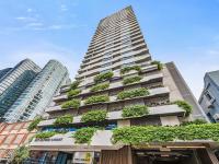 Luxe Sub-Penthouse with Rooftop Pool and 2 Car Parks - Ferienwohnung Brisbane