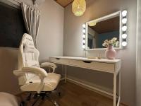 King Bed, 65''TV, WiFi, 30min to KIX, 45' to Namba - Chambres d'hôtes Kishiwada