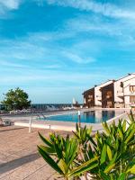 Poolside Paradise Apartment - Ferienwohnung Sosopol