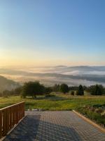 Montini - domki z jacuzzi i apartamenty na górze Ochodzita - B&B Koniaków
