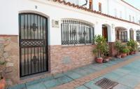 Family home for 5 with WiFi and street parking - Chambres d’hôtes El Cañal