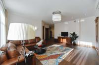 Balcony View on Alexandru cel Bun - Massive Living & SofaBed - AC & Bean-Coffee Bar - GrandStay - B&B Chişinău