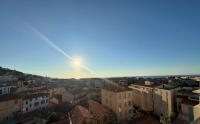 Dernier étage coeur Menton, vue mer parking privé - Ferienwohnung Menton