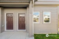 Springbank Hill 4BR Townhome near WinSport – King Bed, Garage, Workspace, Fast Wi-Fi - Chambres d'hôtes Calgary