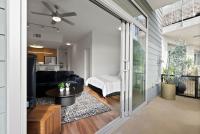 Mid-Wilshire Studio Free Parking, Pool, Gym - Bed and Breakfast Los Angeles