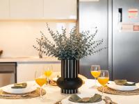 Stunning Two-Bedroom Apartment with Skyline View & walk to Dubai Mall by TerraHome - B&B Dubái