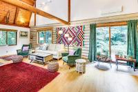 Lake Margaret Access Boho Log Cabin with Backyard - B&B Duvall