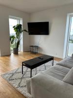 Modern Apartment by Beach and Metro - Ferienwohnung Vallensbæk