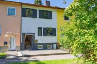 Ruhig gelegenes Reihenhaus Nähe Europapark & Messe, Haustiere kostenlos für Familien und Geschäftsreisende, Rechnung auf Anfrage möglich - B&B Offenburg
