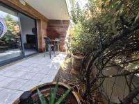 Confortable appartement rez de jardin- terrasse - parking - B&B Narbona