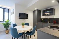 Three-Bedroom Deluxe Apartment