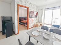 Best View 1BR Baywalk Condo Pool Gym, Wi-Fi - B&B Giacarta