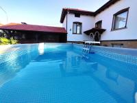 Къща за гости При Комина - Guest House By the Chimney - Chambres d’hôtes Dryanovo