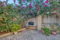 Luxury Villa Sea Views Heart of St Julians - Chambres d'hôtes San Ġiljan